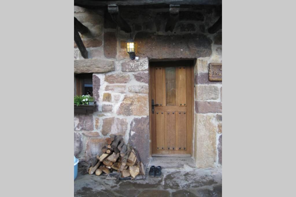 Los Pradones San Roque de Ríomiera Exterior foto